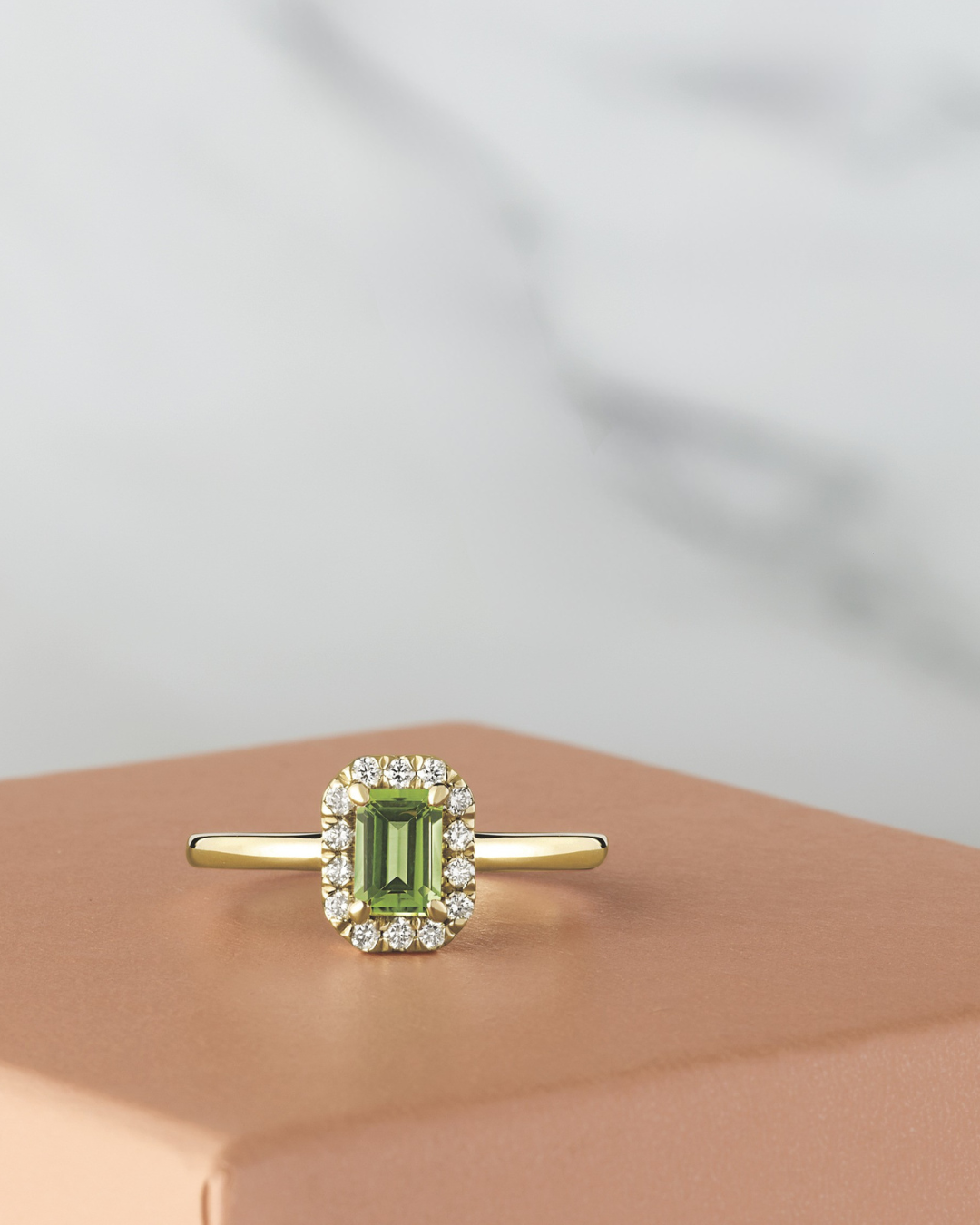 Why August Engagements Are on the Rise: The Magic of Summer Proposals 💍